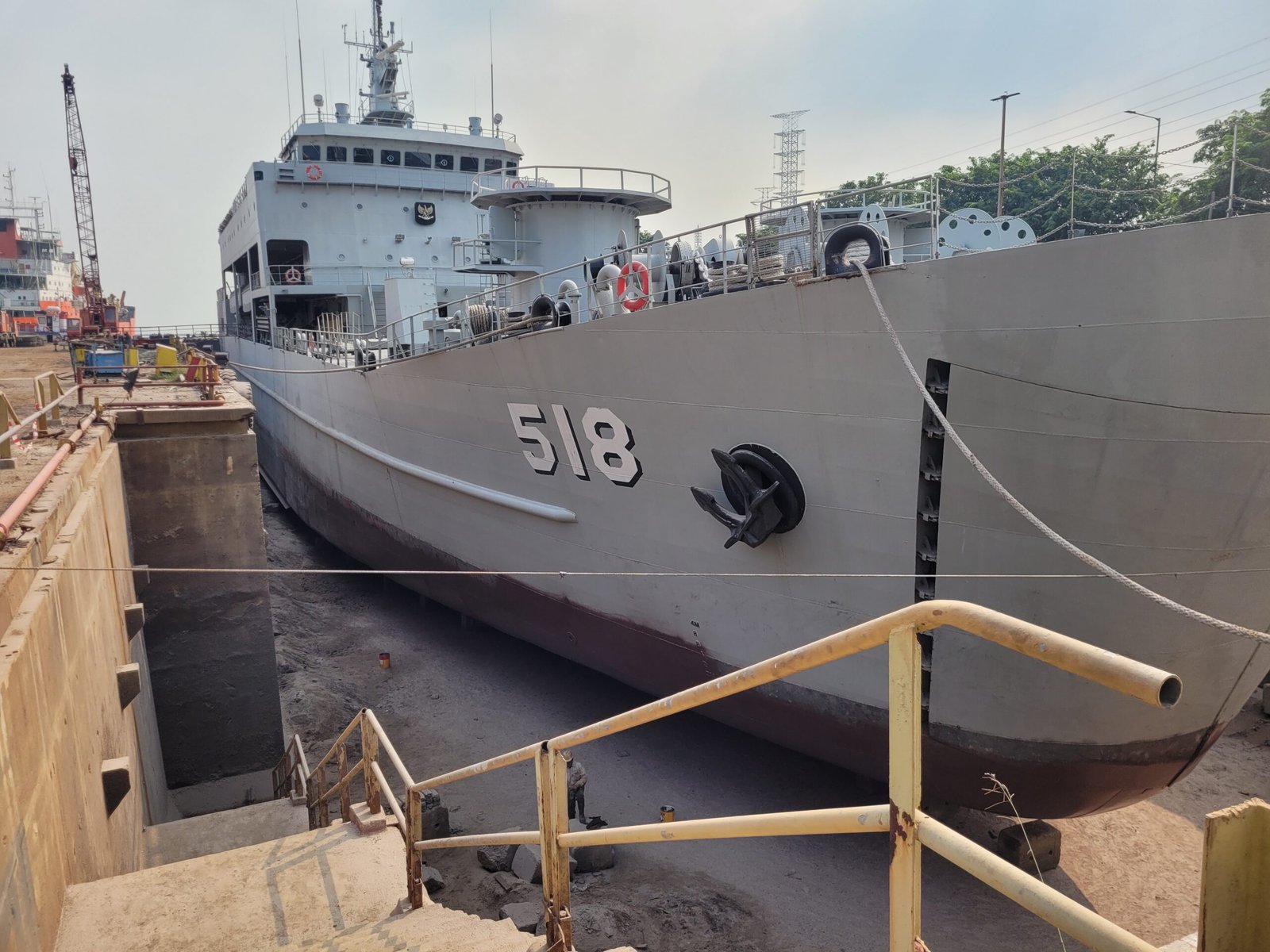 KRI TELUK KENDARI
