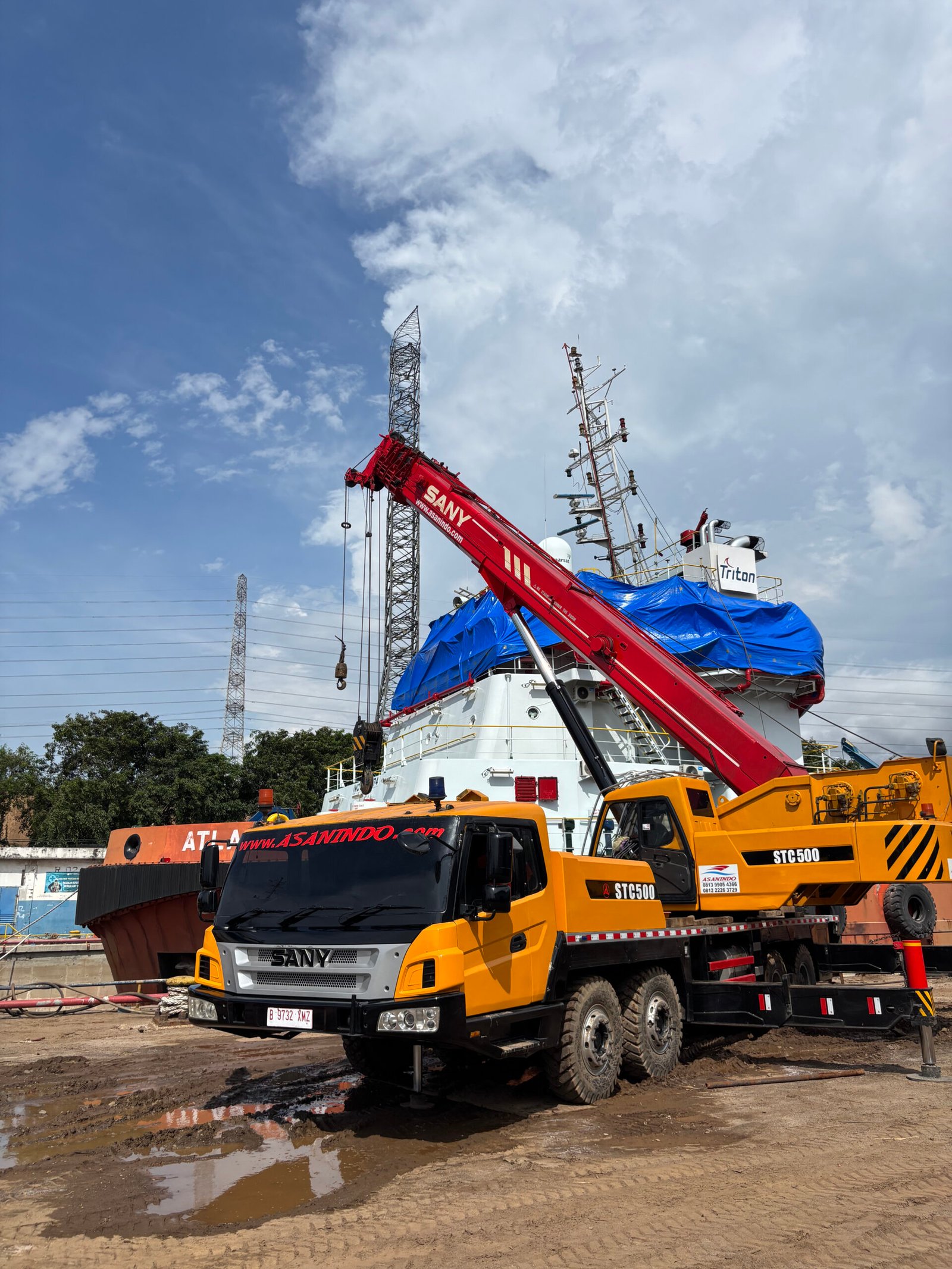 Mobile crane 25 ton untuk rental crane jabodetabek dalam proyek konstruksi jalan dan jembatan