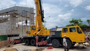 Crane 30 ton Bogor digunakan untuk proyek perumahan dan gedung bertingkat di BNR