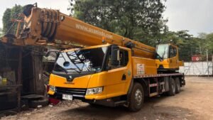 Mobile crane XCMG XCT25 long boom 41 meter untuk proyek erection dan lifting material konstruksi
