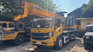Sewa crane 8 ton Bogor untuk pengangkatan AC rooftop & erection ringan di perumahan