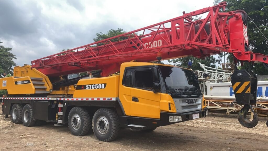 mobile crane 50 ton untuk pekerjaan heavy lifting di kawasan industri