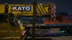 Sewa crane ITC Depok untuk pembangunan hotel dan apartemen bertingkat