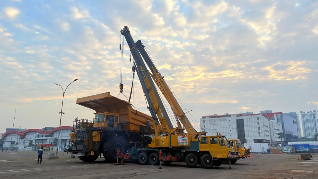 Crane 50 ton Tangerang digunakan untuk erection jembatan di proyek akses utama