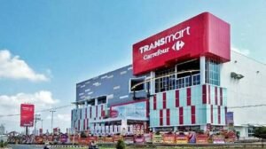 Lokasi Kerja Lapangan Padel Transmart Cempaka Putih dimana Crane XCMG XCT25L5 bekerja