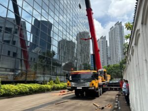 Mobile crane 50 ton Asanindo untuk pekerjaan heavy lifting industri