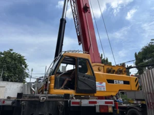 Sewa crane Tanjung Priok bongkar muat kontainer terminal peti kemas Jakarta